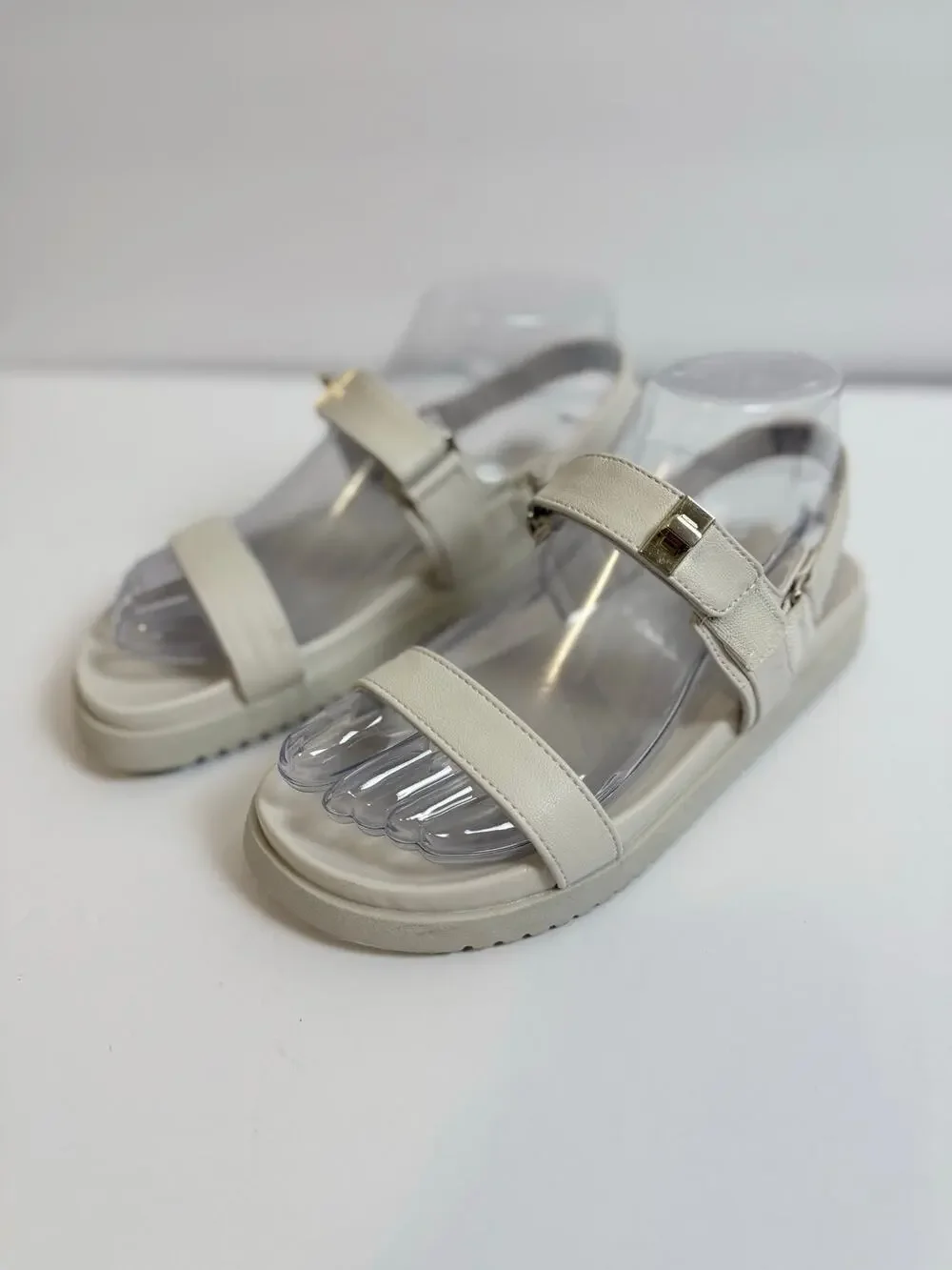 Steve Madden Breen Cream & Gold Strappy Sandal Girls 4 | Womens 6
